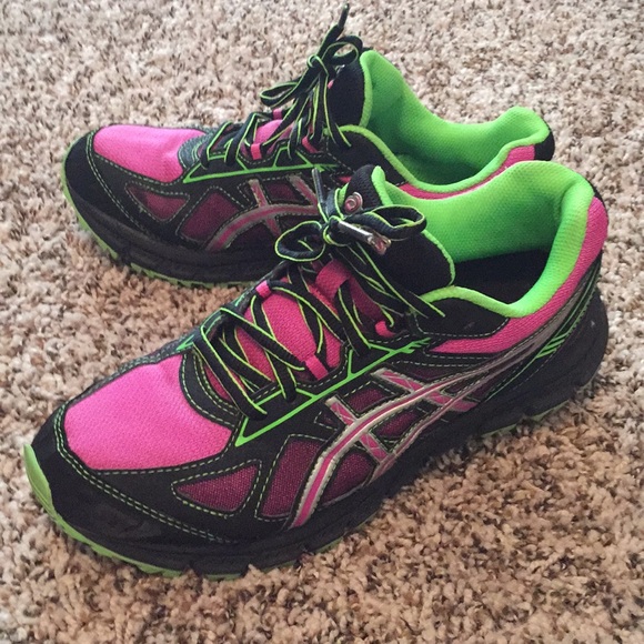 green asics tennis shoes